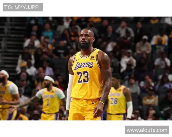 詹姆斯：从篮球巨星到社会影响力领袖的传奇之路