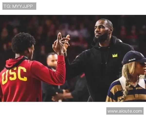 詹姆斯父子携手迎来历史时刻布朗尼正式宣布参加NBA选秀 詹姆斯父子携手迎来历史时刻布朗尼正式宣布参加NBA选秀