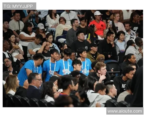 篮网队老将宣布退役,球员和球迷为其送别 篮网队老将宣布退役,球员和球迷为其送别