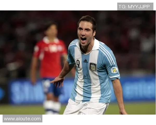 伊瓜因亮相索契为阿根廷国家队进球：老将的荣耀与担当