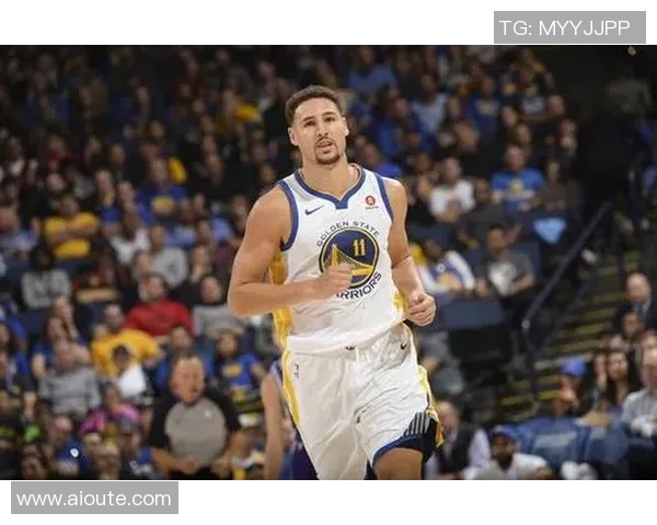 克雷汤姆森的篮球传奇之路与勇士队的辉煌岁月回顾 克雷汤姆森的篮球传奇之路与勇士队的辉煌岁月回顾