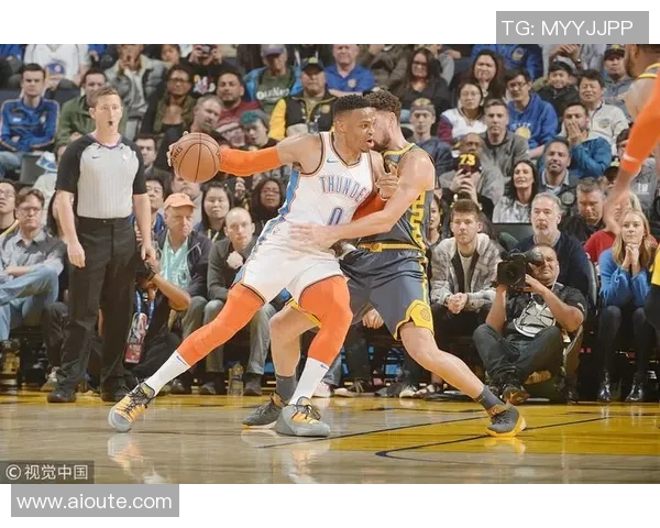 勇士与雷霆激战全场精彩回顾与赛后分析