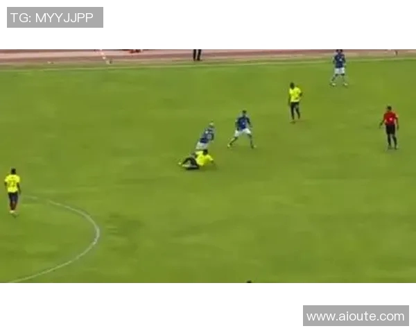 巴西与荷兰激战正酣陈亦明解读比赛精彩瞬间与战术分析